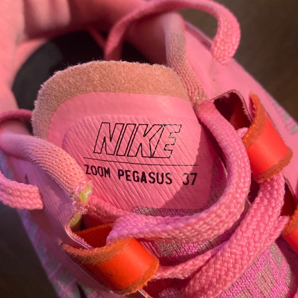 Nike Air Zoom Pegasus 37 Running Pink Glow Style women’s size 8.5 - Picture 7 of 7